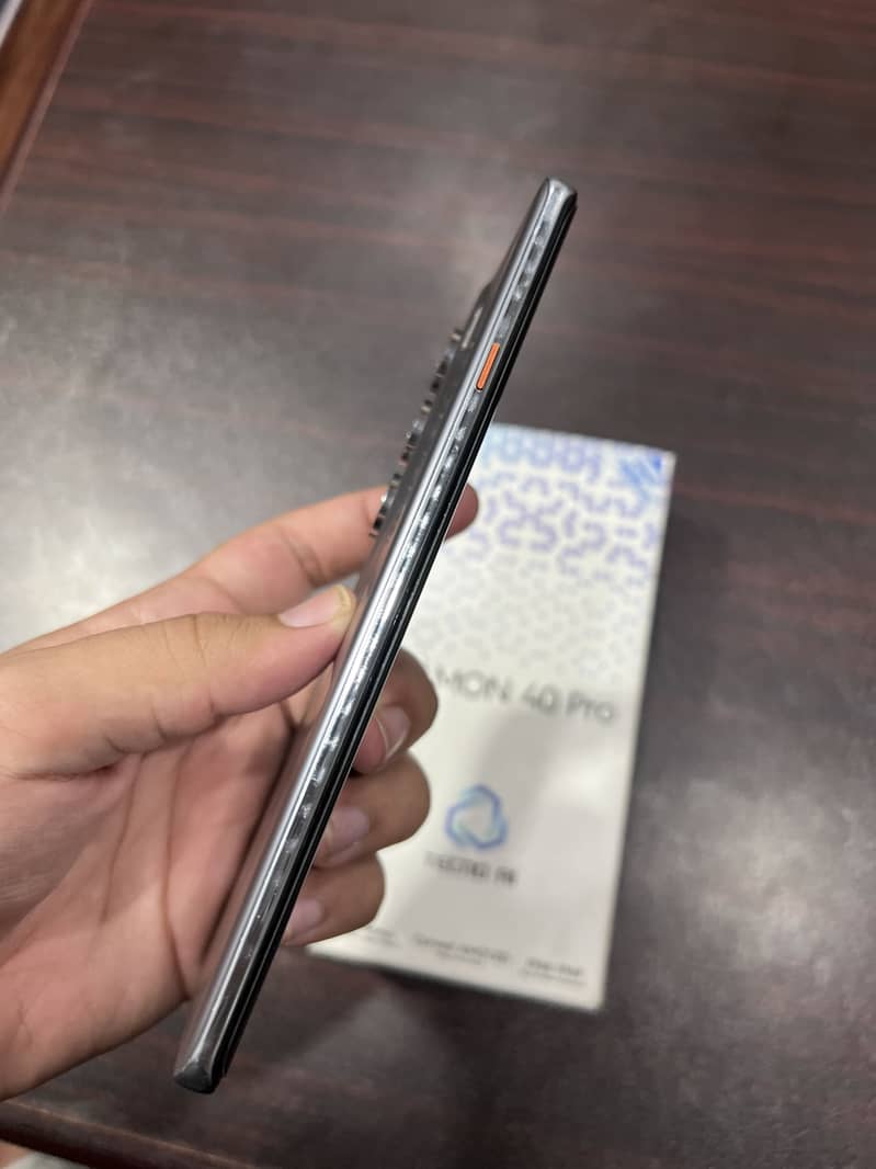 Tecno CAMON 40 Pro 4