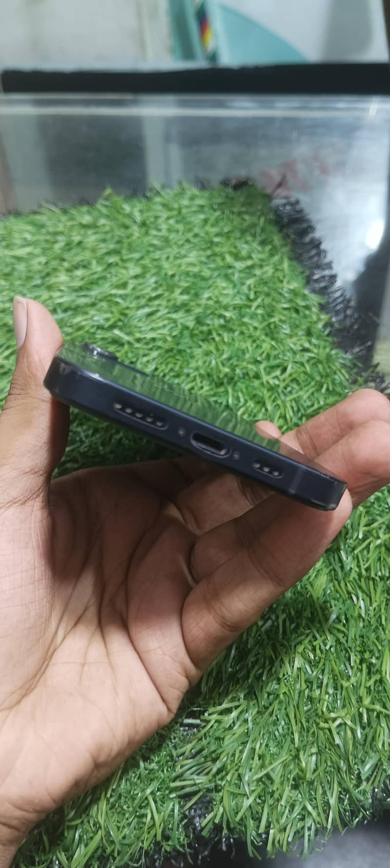 Apple iPhone 12 7