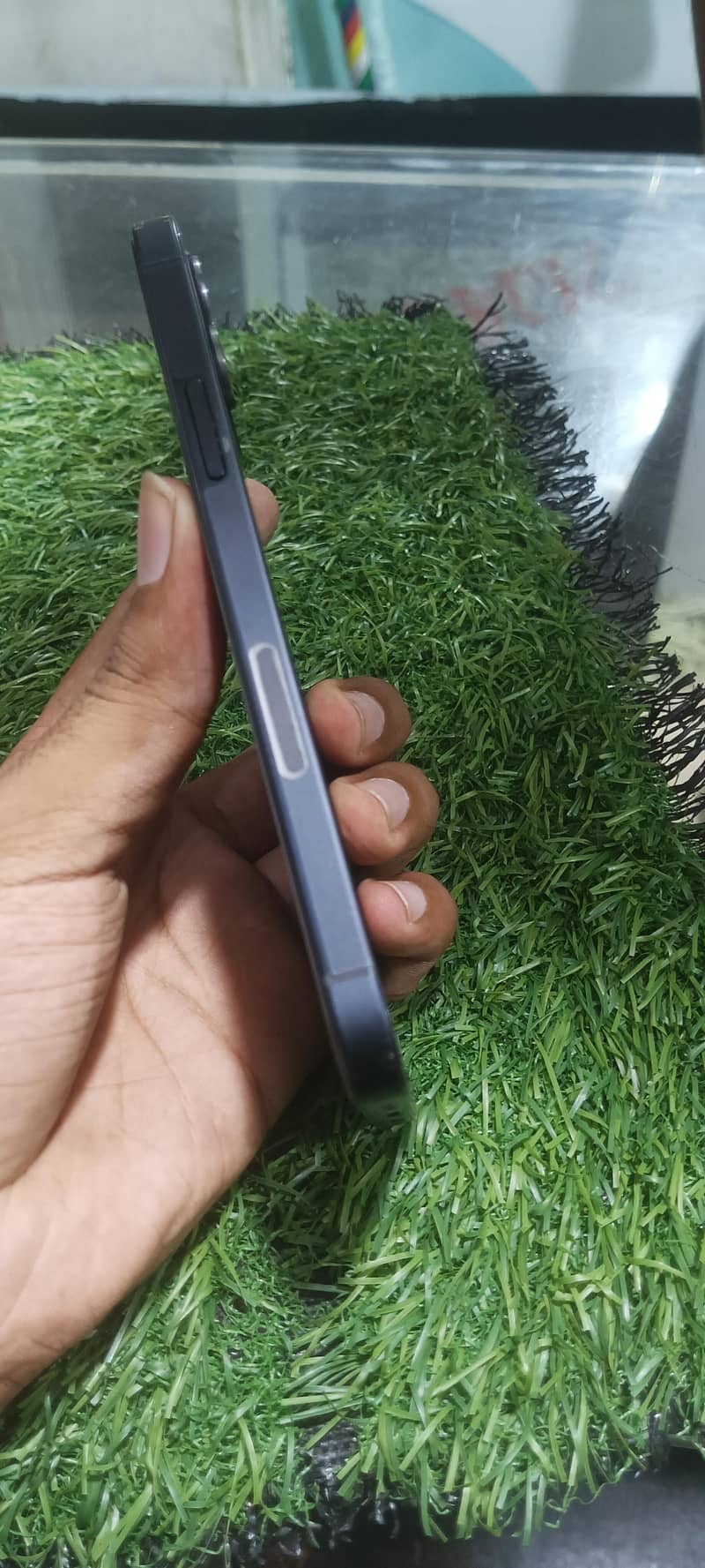 Apple iPhone 12 8