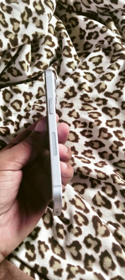 Apple iPhone 14