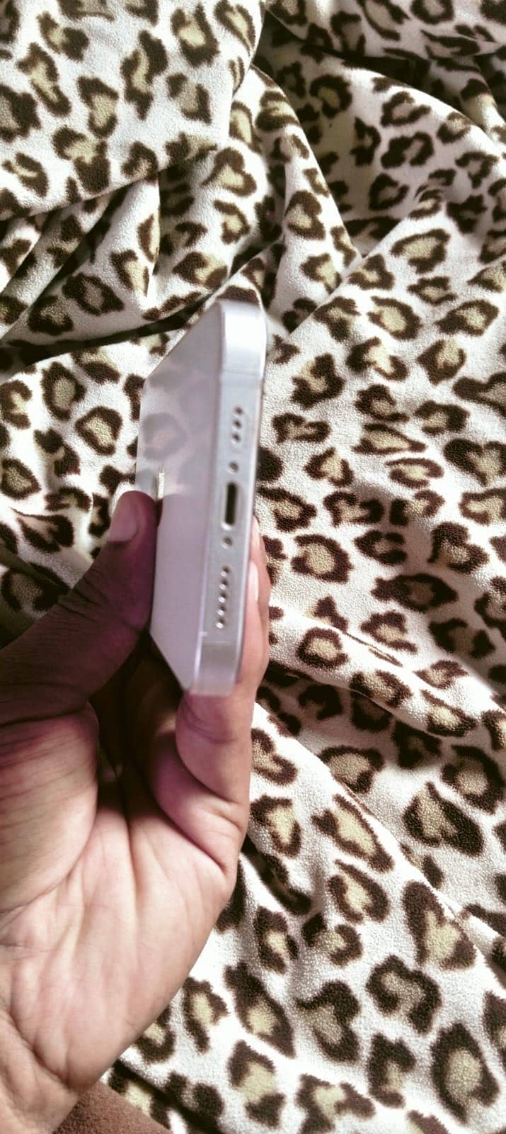 Apple iPhone 14 3