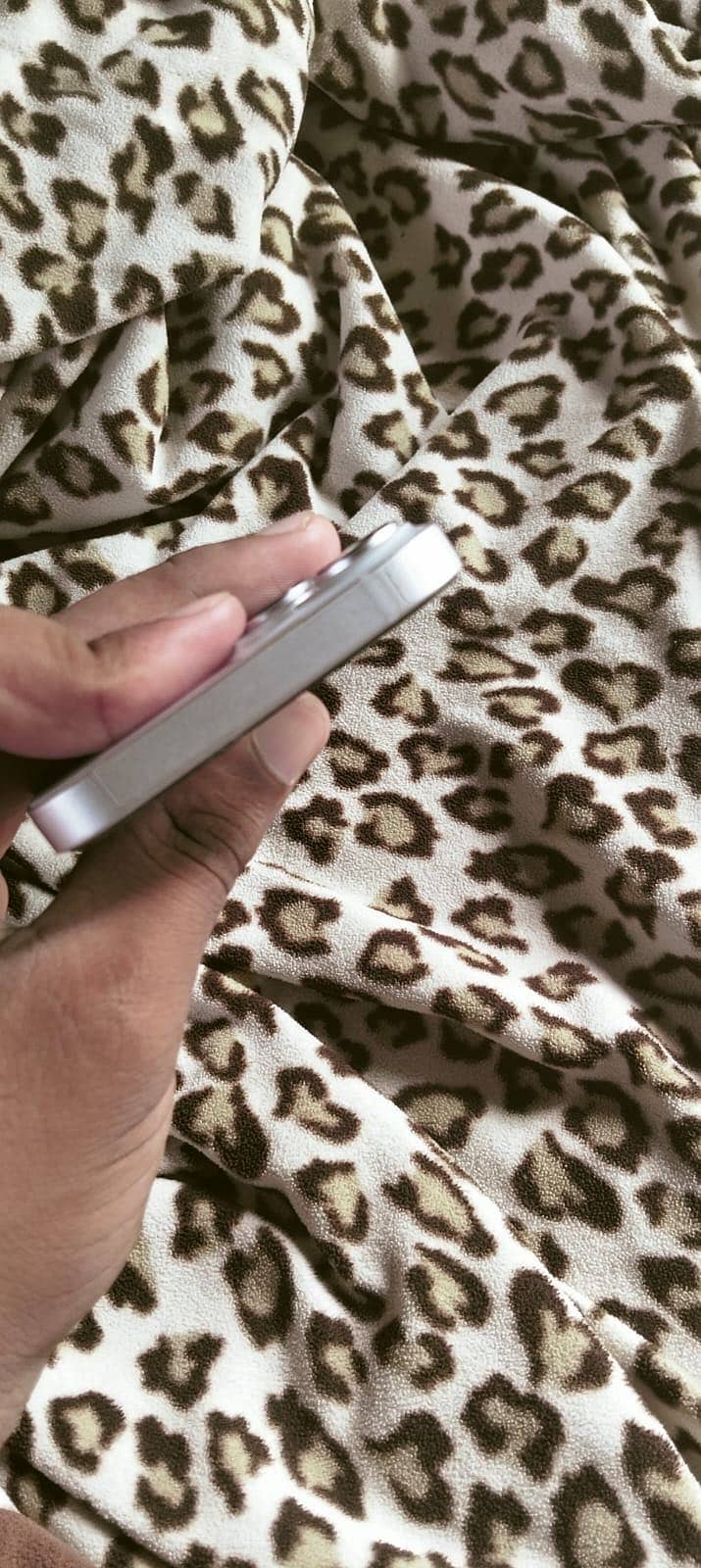 Apple iPhone 14 4