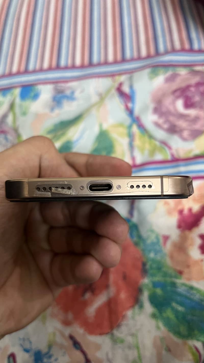 iPhone 16 pro max 7
