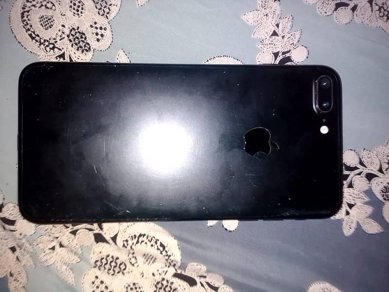 Apple iPhone 7 Plus 4