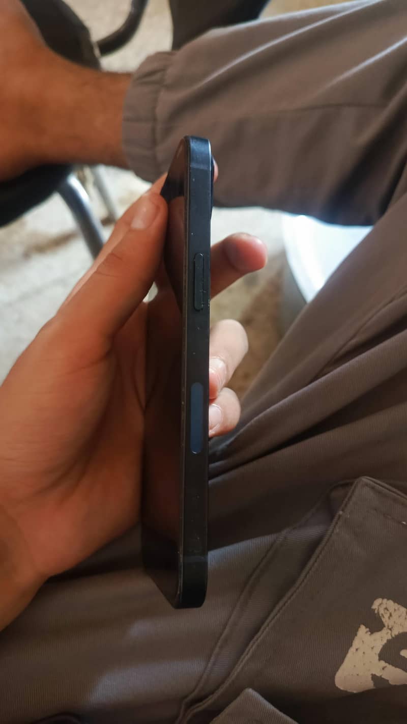 Apple iPhone 13 1