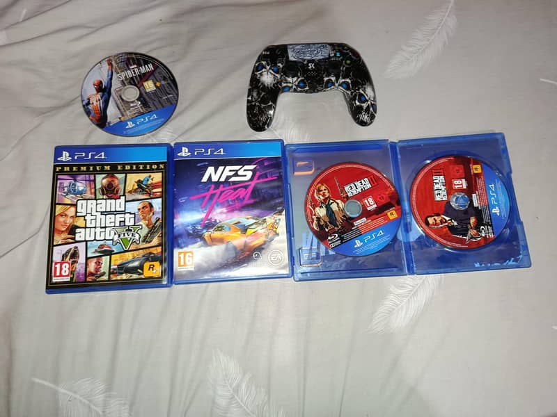 Ps4 games and controller 0