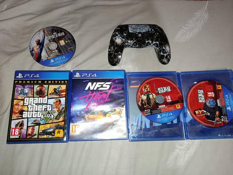 Ps4 games and controller 2