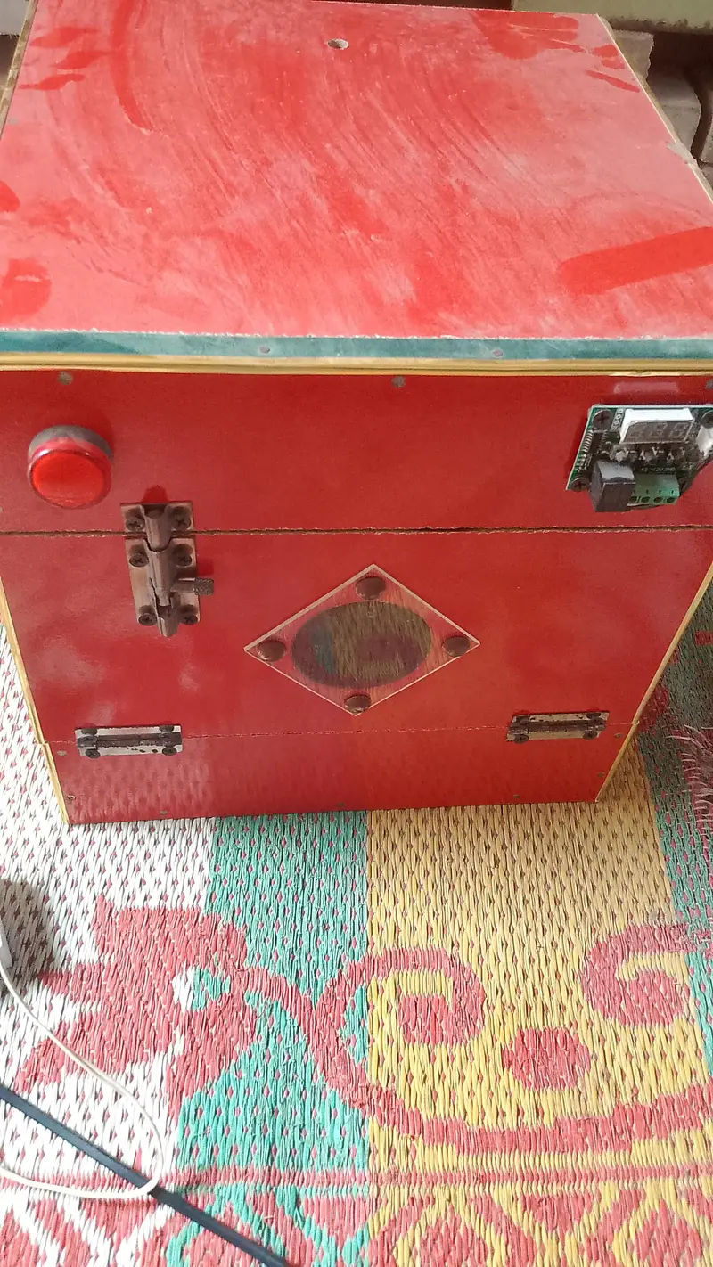 30 egg incubator — photo 2