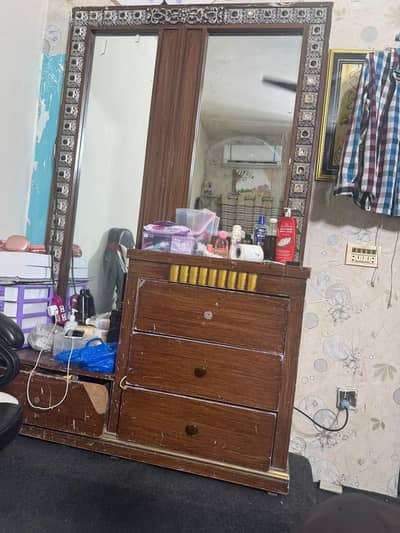 dressing table