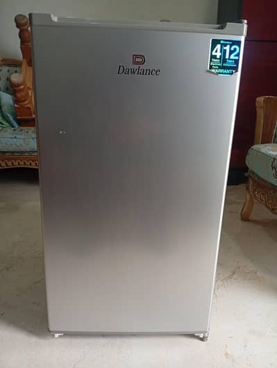 (Dawlance Single Door / Bedroom Mini Refrigerator Model DSD 4890