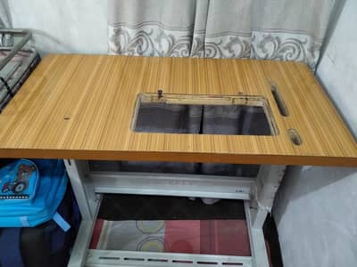 Table of swing machine