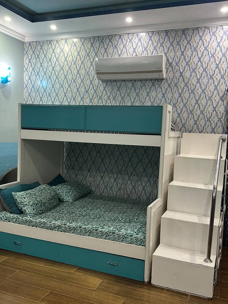 Triple bunk bed 1