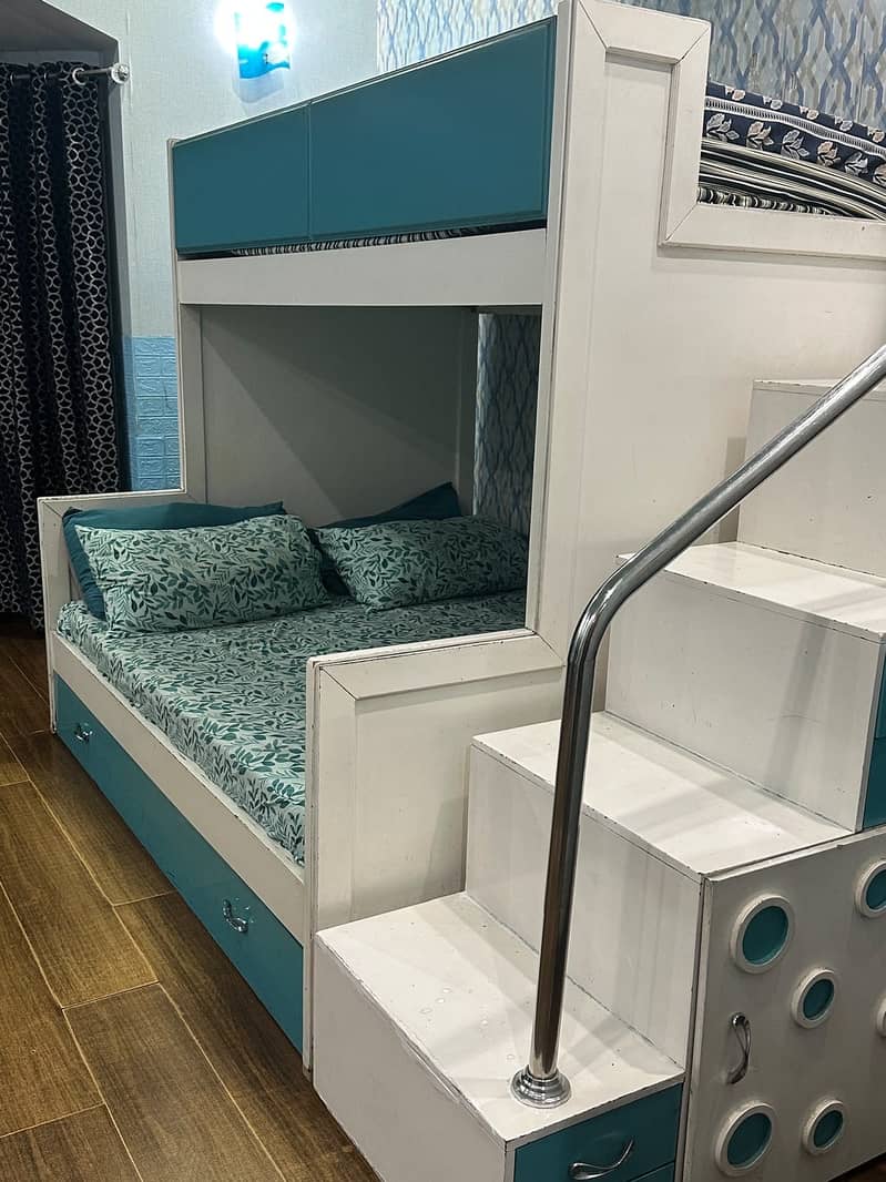 Triple bunk bed 2