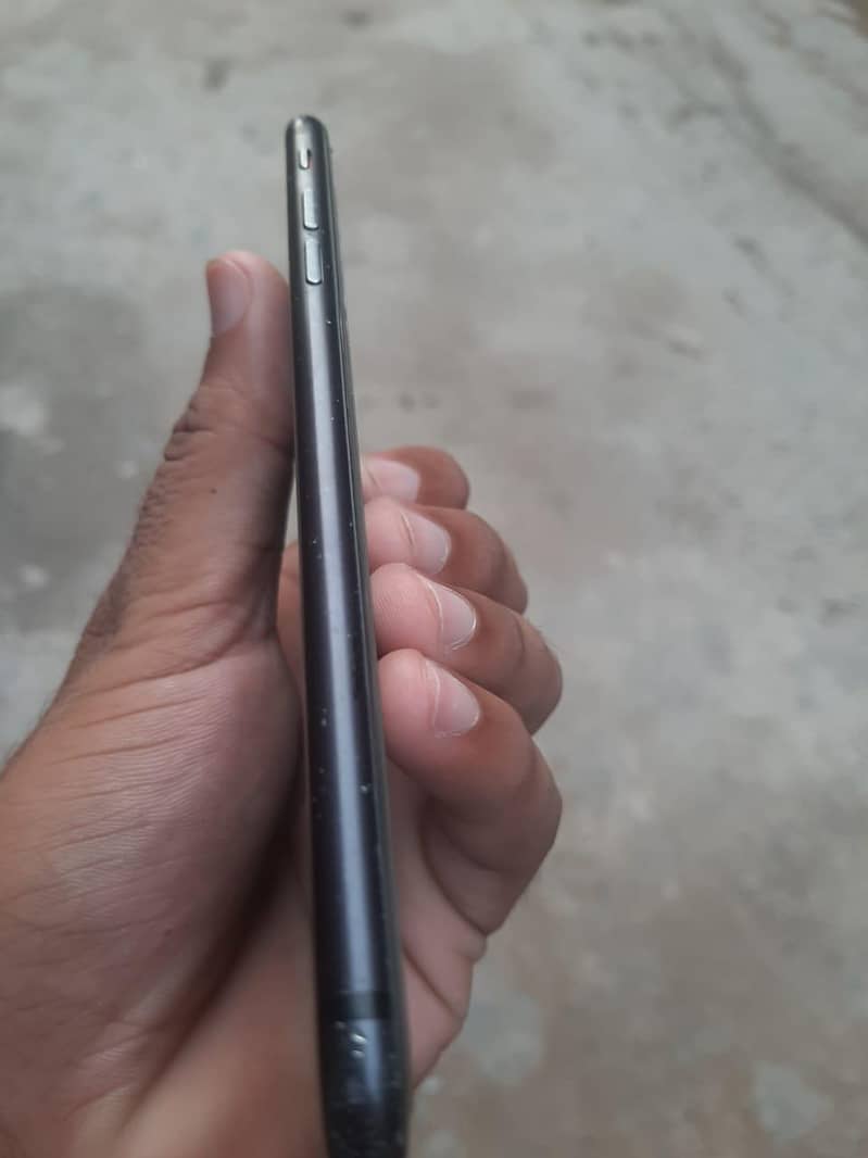 Apple iPhone 7 Plus 4