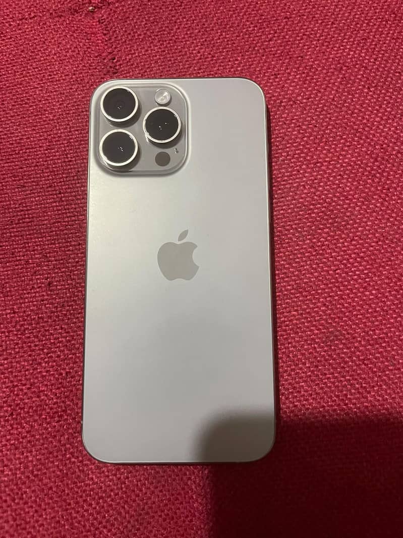 Apple iPhone 15 Pro Max 3