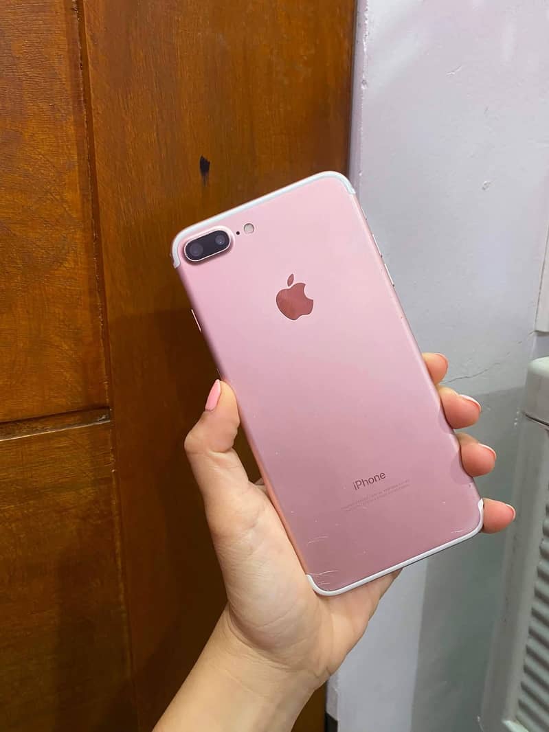 Apple iPhone 7 Plus 0