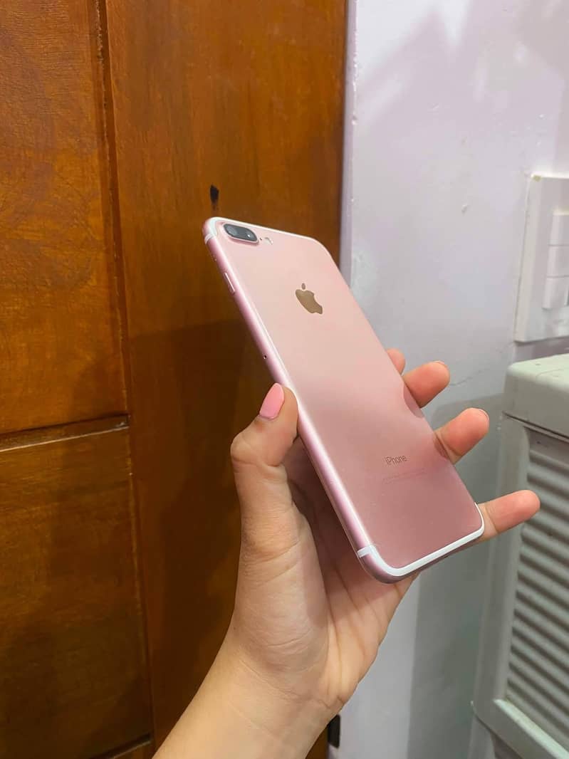 Apple iPhone 7 Plus 1