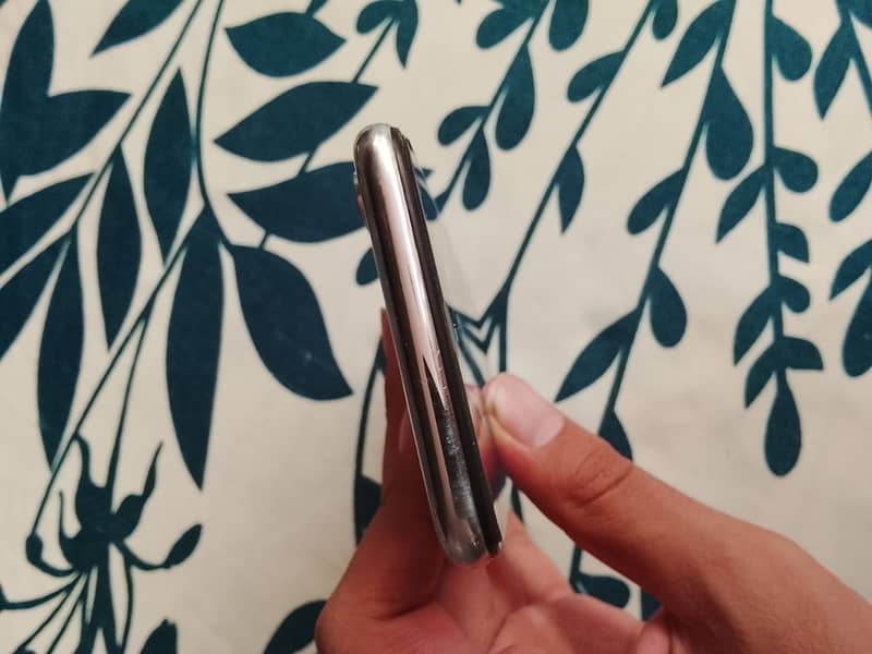 Apple iPhone X 6