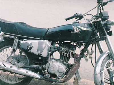 Honda CG 125 2016. Lahore number 03356281856