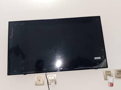 Haier LED Smart TV – Crisp Display & Slim Bezel (Excellent Condition).