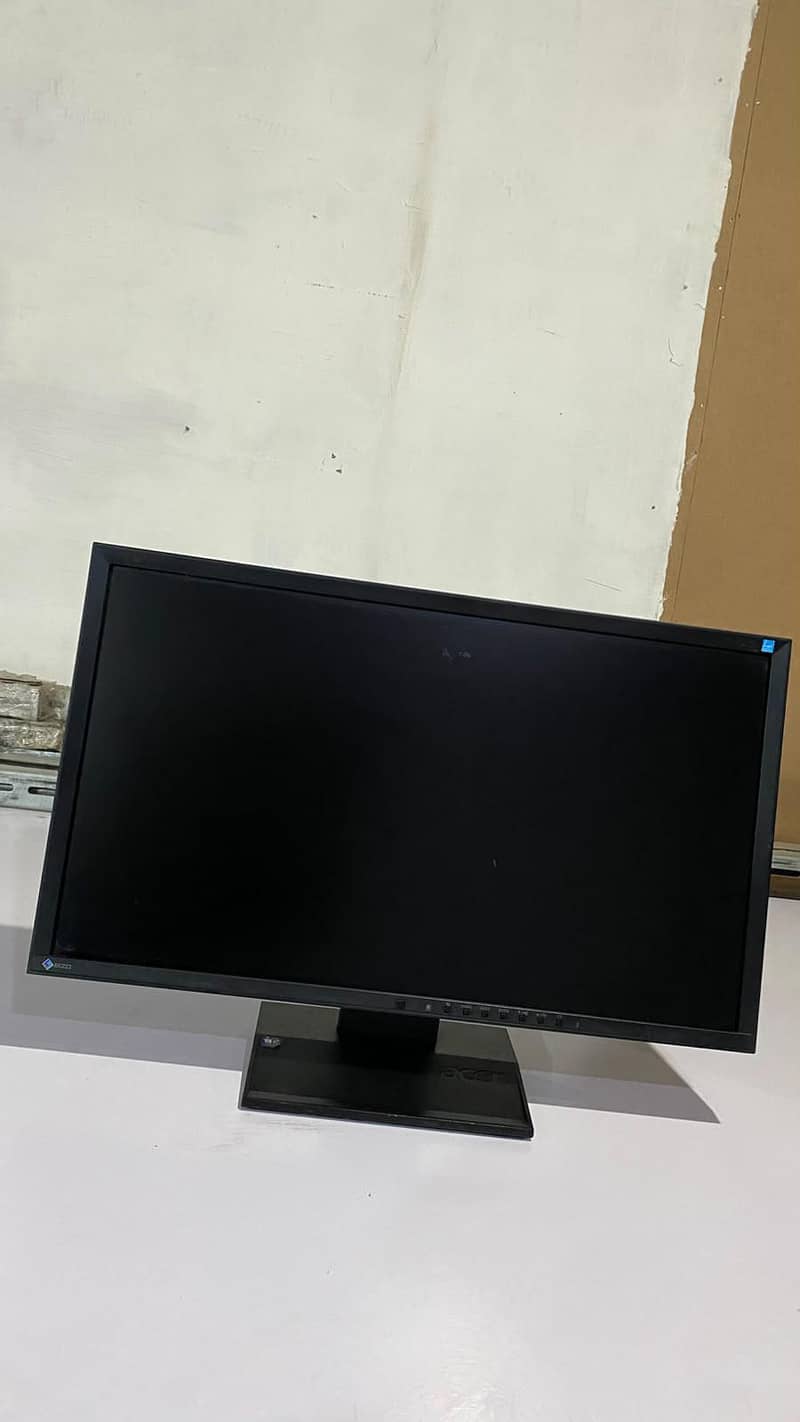 monitor / LCD 3