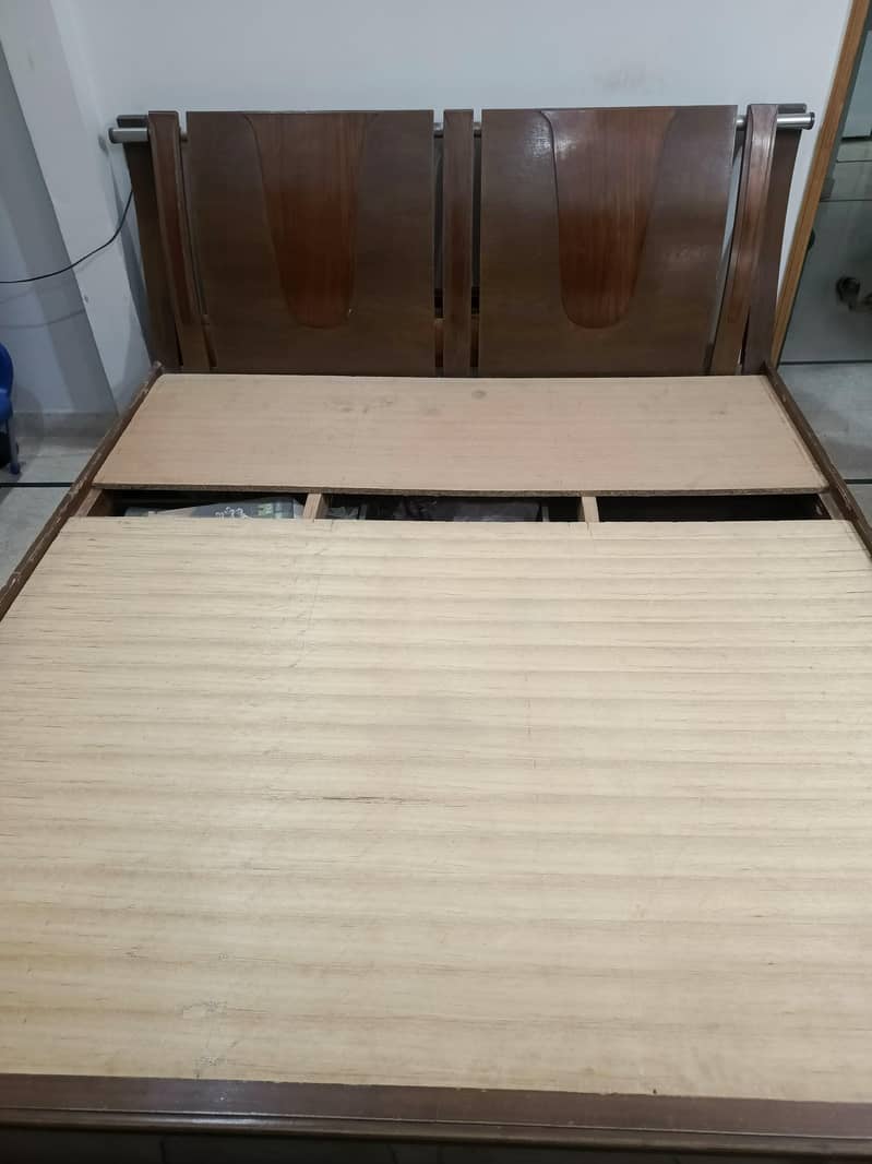 bed with dressing table 1