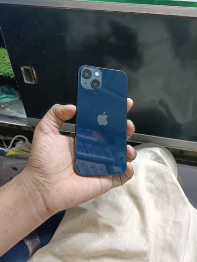 Apple iPhone 13