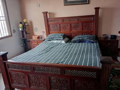 wooden bed set