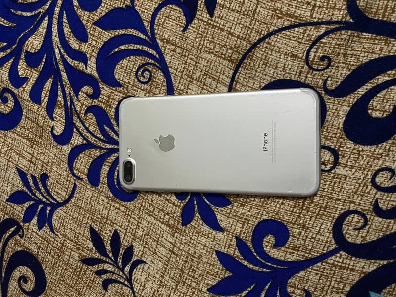 Apple iPhone 7 Plus 2