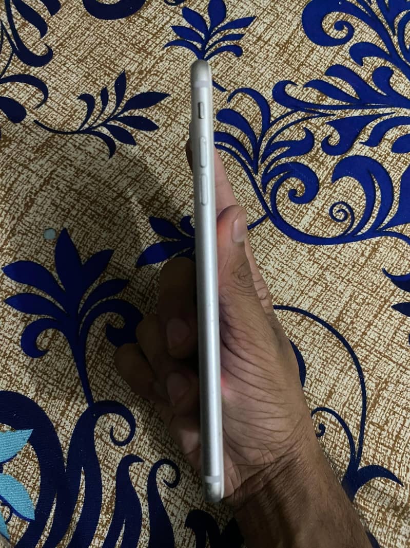 Apple iPhone 7 Plus 3