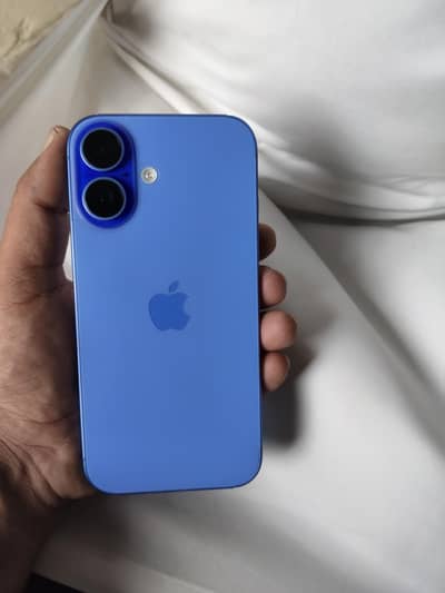 Apple iPhone 16