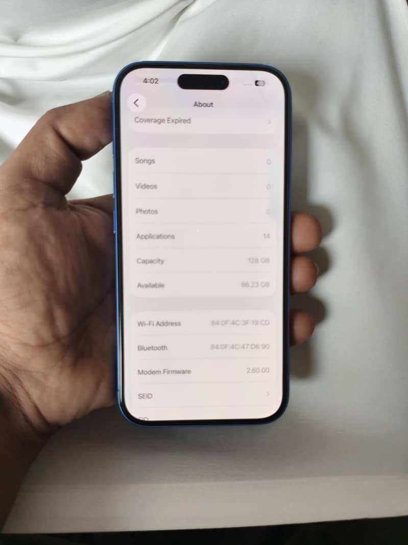 Apple iPhone 16 5