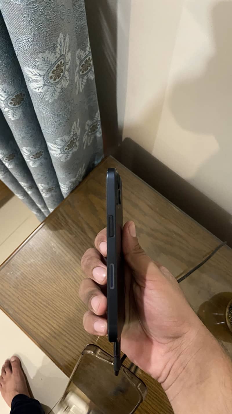 Apple iPhone 13 2