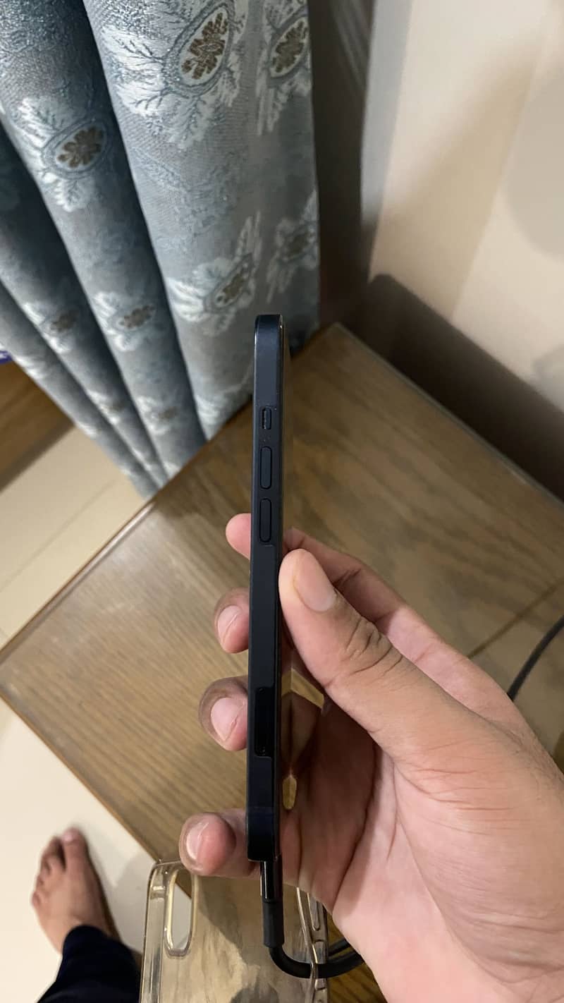 Apple iPhone 13 3