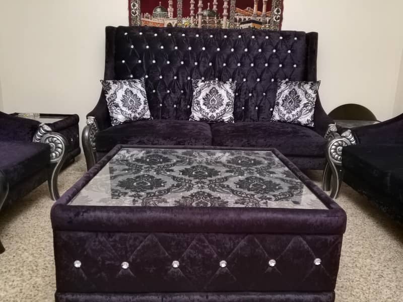 sofa set with tabels 0