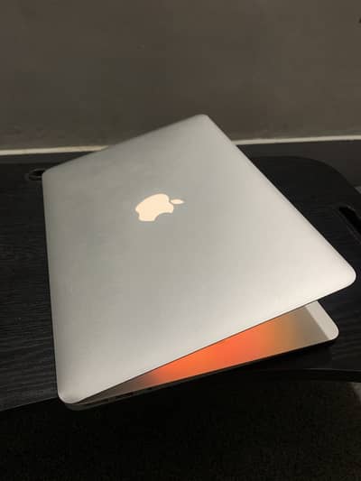Macbook Air 2012 mid 13’ silver colour