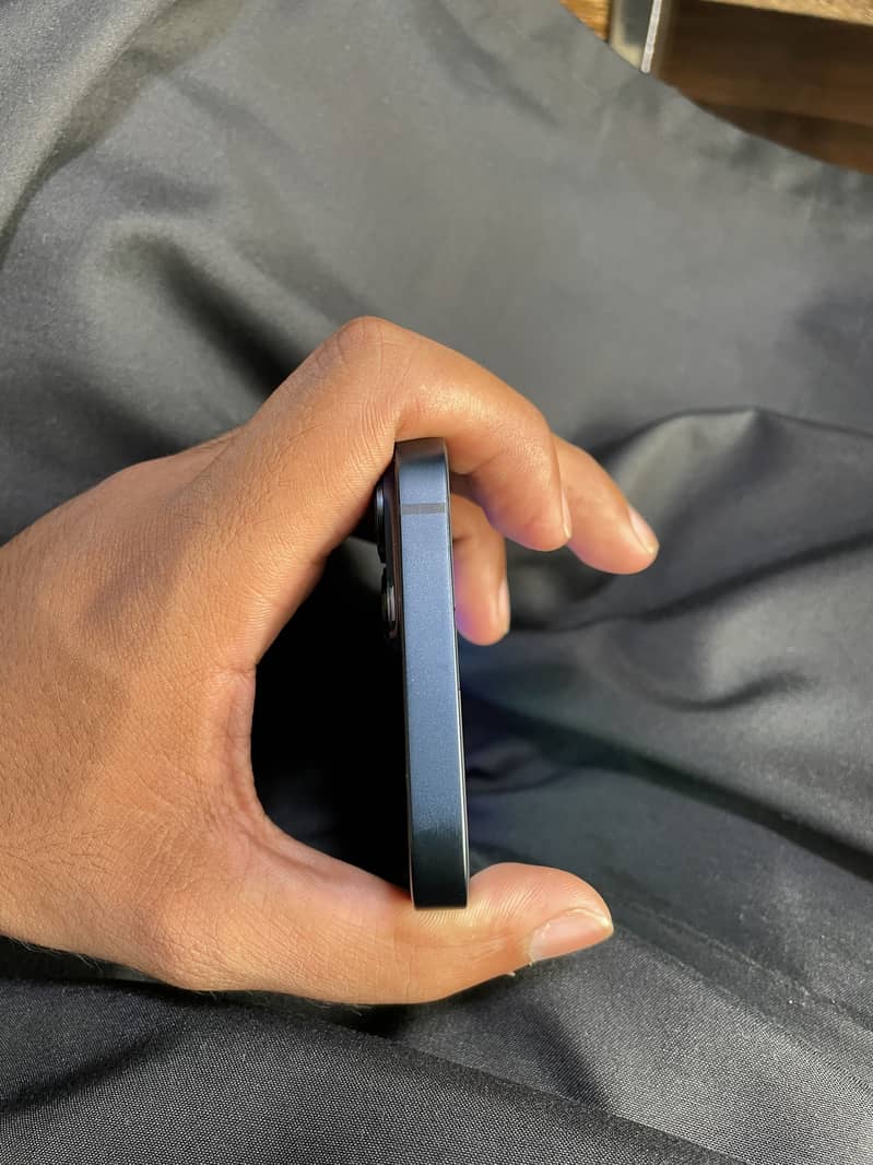 Apple iPhone 14 3