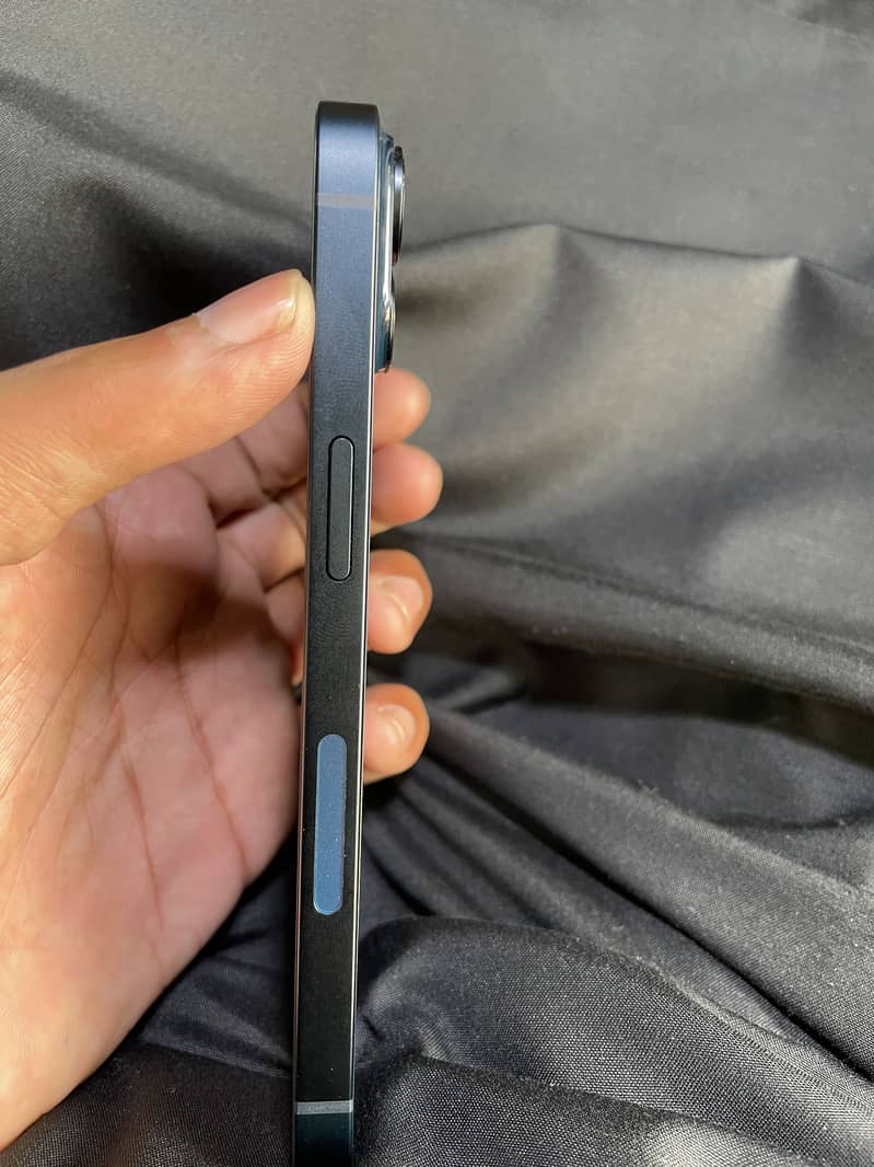 Apple iPhone 14 7