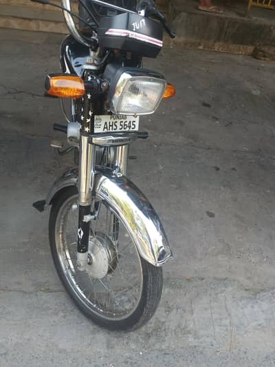 I am selling Honda cd (Urgent sale krni hai )