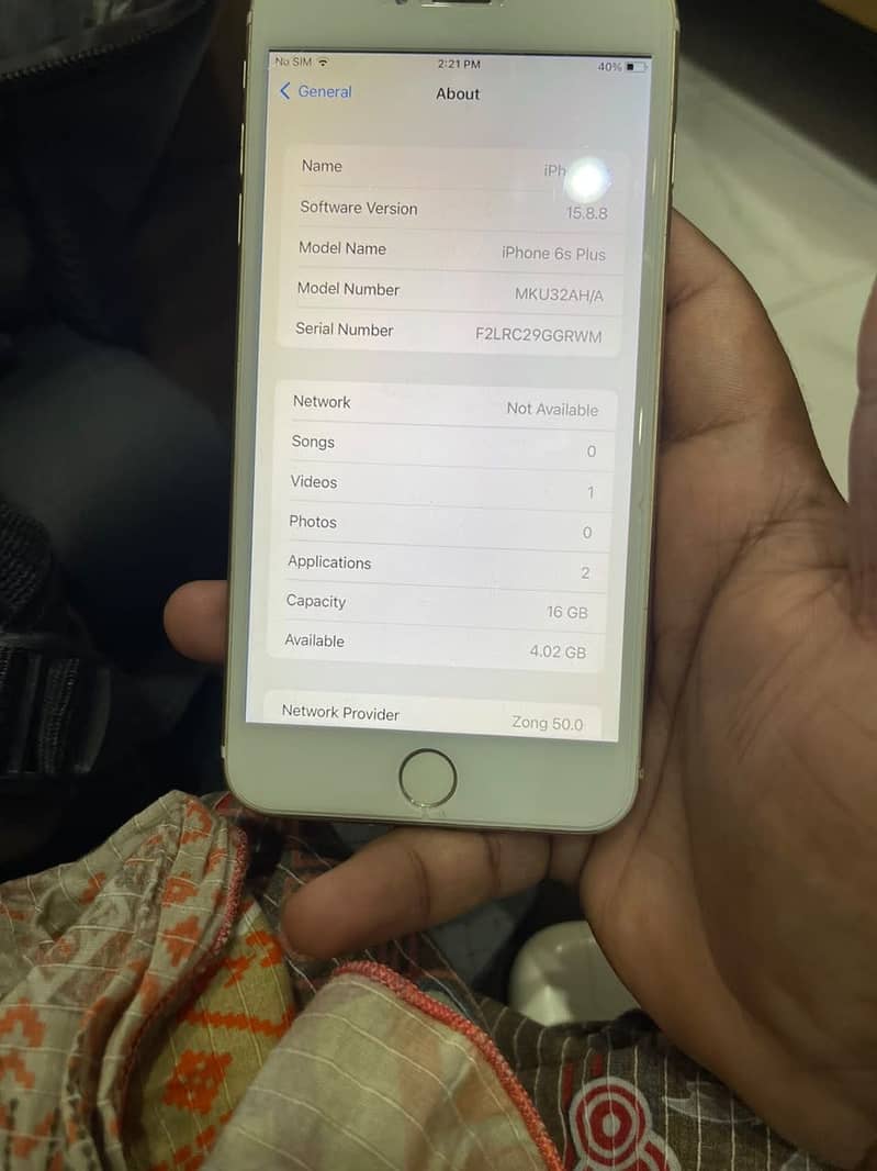 Apple iPhone 6S Plus 2