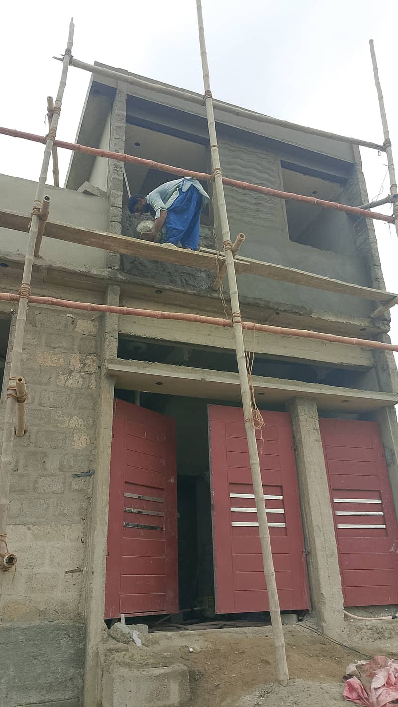 Corner house with extra land 4