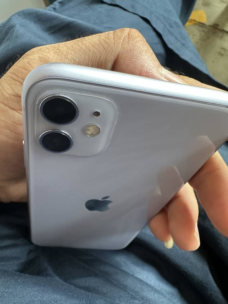 Apple iPhone 11 7