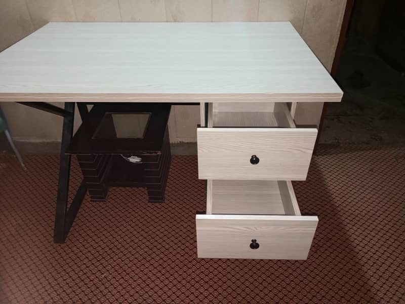 computer table 1