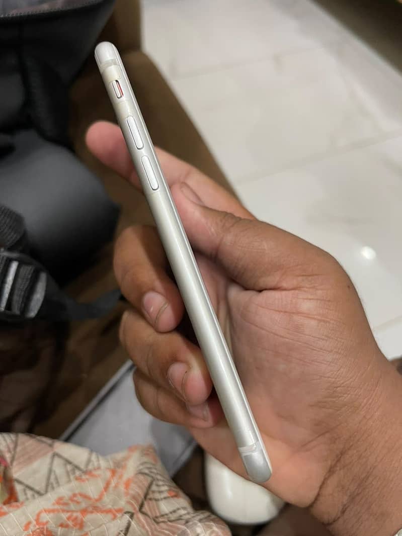 iPhone 7 4