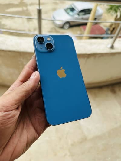 Apple iPhone 13