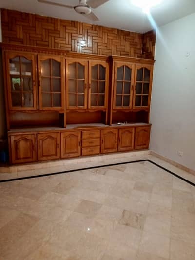 G9/3,30*50,Ground Portion Available For Rent