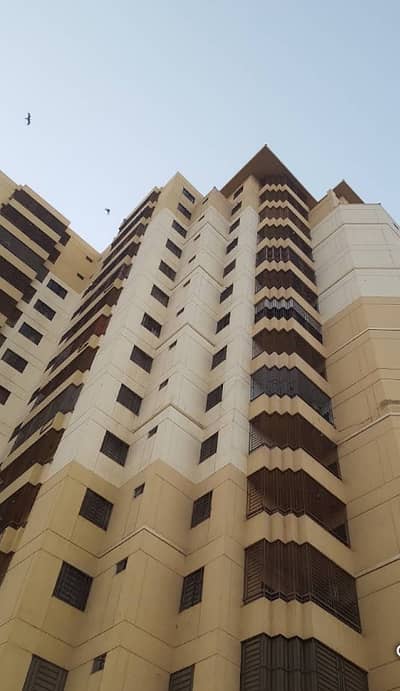 4 bed dd flat for sell in Bismillah Tower gulistan e johar