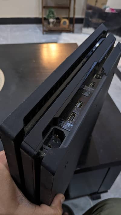 PS4 pro 1TB,  non jailbreak, never open, with 4 games