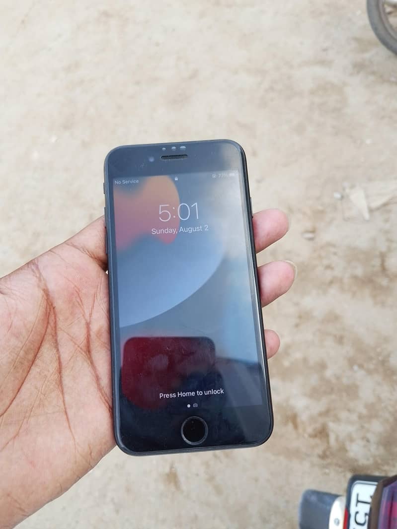 Apple iPhone 7 1