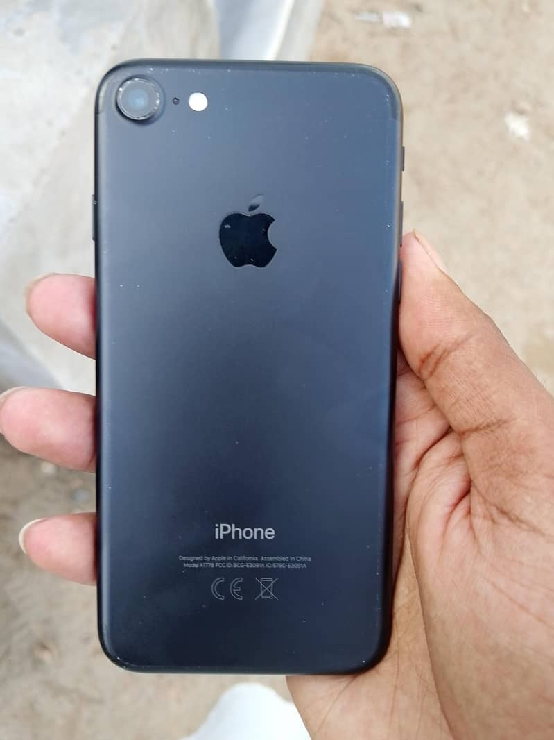 Apple iPhone 7 4